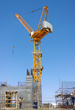 Las torres gra de Liebherr participan en la construccin del edificio ms alto del mundo en Yeda, Arabia Saud