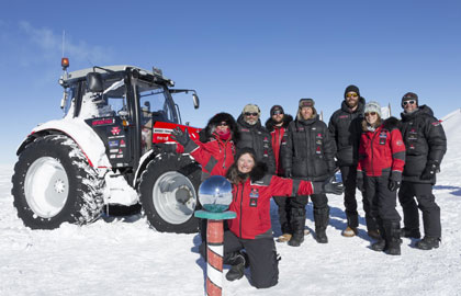 Miembros del equipo Antarctica2 en el Polo Sur