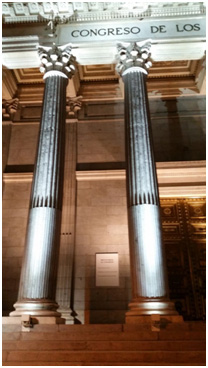Columnas del prtico y Casetones Interiores Prtico y Plano de Fachada Pilastras: Sculpdot 16 LED