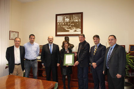 Imagen del acto oficial de entrega del Certificado. De izquierda a derecha Rodrguez, Snchez, Romero, Prez, Oliveira, Pelln y Hervella...