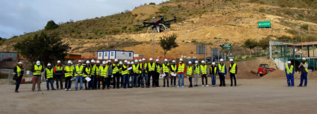 Los alumnos del Grado Superior del Ciclo de Proyectos de Obra Civil del IES Rosaleda prueban los ltimos avances aplicados a la Topografa...