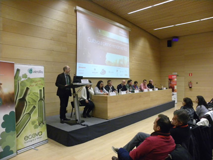 Los ponentes de la jornada, acompaados de David Pozo e Igor Fonseca, director general de Agricultura de La Rioja