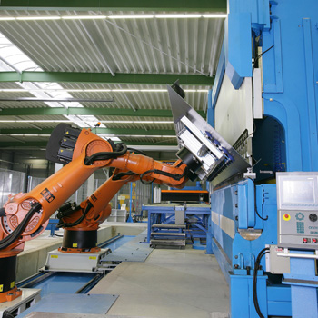 Los robots para la industria metalmecnica deben preparados para trabajar en entornos duros, con polvo, humedad, etc