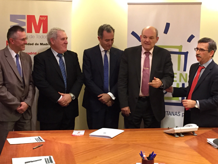 Firma del Convenio del Plan Renove de ventanas de PVC entre la Comunidad de Madrid y Asoven PVC