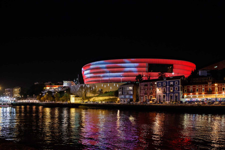 San Mams con los colores del Athletic Club