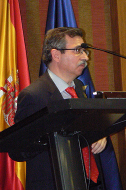 Carlos Lpez Jimeno, director general de Industria, Energa y Minas de la Comunidad de Madrid, en su ponencia sobre geotermia...