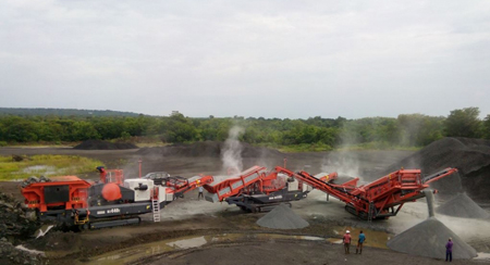 Equipos mviles de Sandvik empleados por Rockbridge Construction Limited