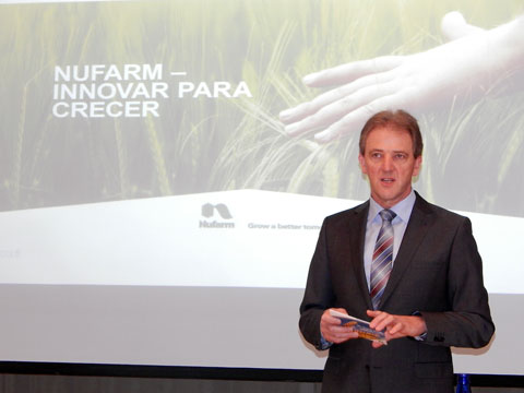 Hugo Schweers, director general ejecutivo de Nufarm en Europa, present en Sevilla los objetivos del nuevo plan estratgico de la compaa...