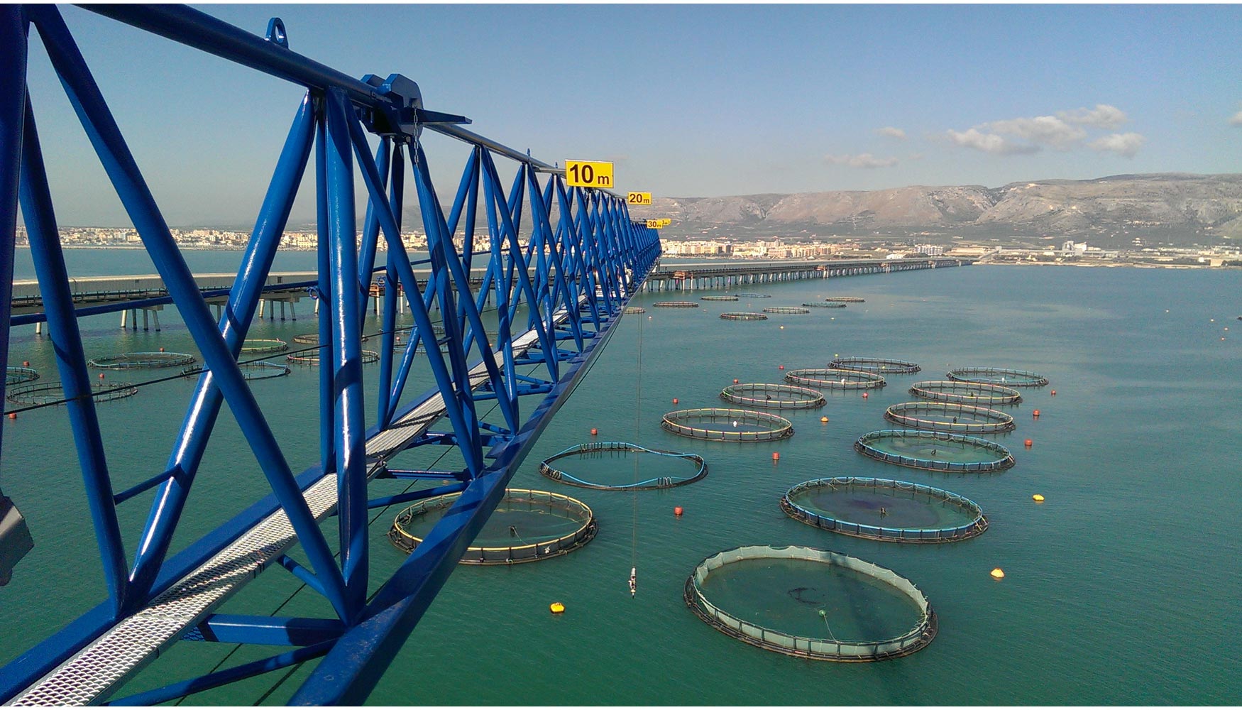 Muelle industrial de Manfredonia, Italia