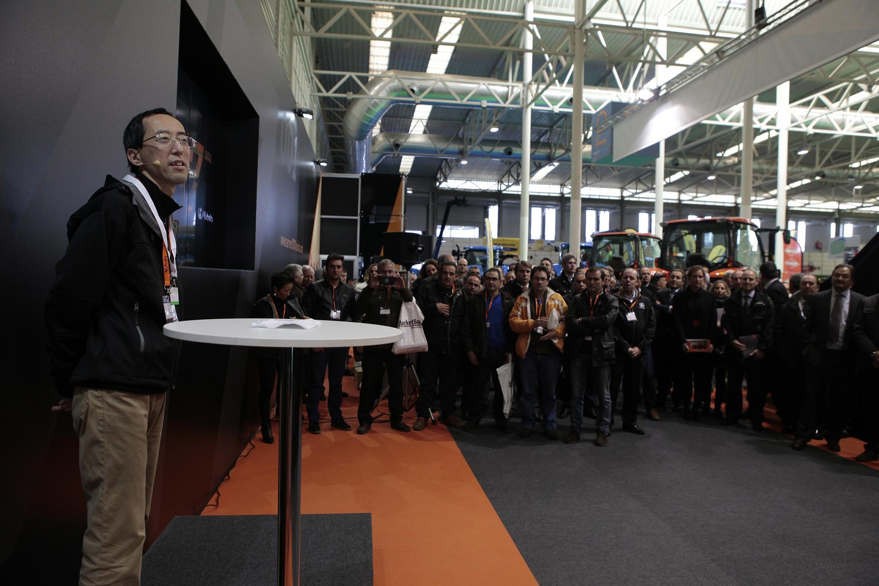 El presidente de Kubota Espaa presentando la serie M7001 durante la pasada edicin de Agraria
