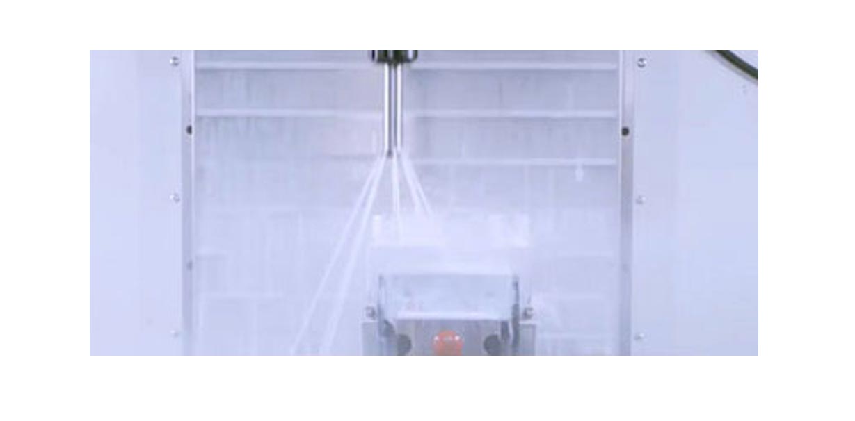 El sistema de refrigeracin a travs del husillo (TSC) es especialmente eficaz al practicar orificios profundos o fresar cajeras profundas...