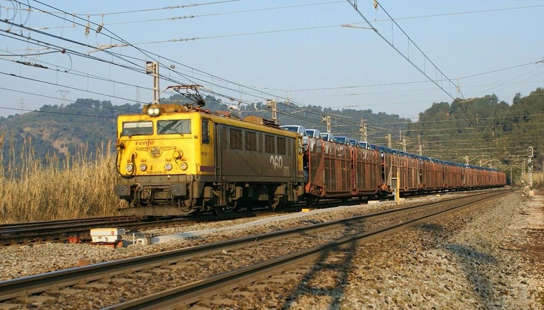 Pecovasa, filial de Renfe, firma un nuevo contrato con Seat