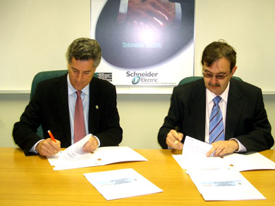 Domingo Docampo (Schneider Electric) y Cndido Gutirrez