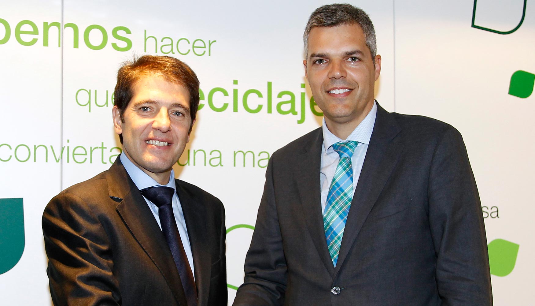 scar Martn, consejero delegado de Ecoembes, y Enrique Orge, director de la divisin Europa de Grupo Calvo