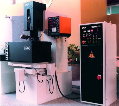 Mquina de electroerosin por penetracin ONA con generador ONA S2000 y CNC polispark