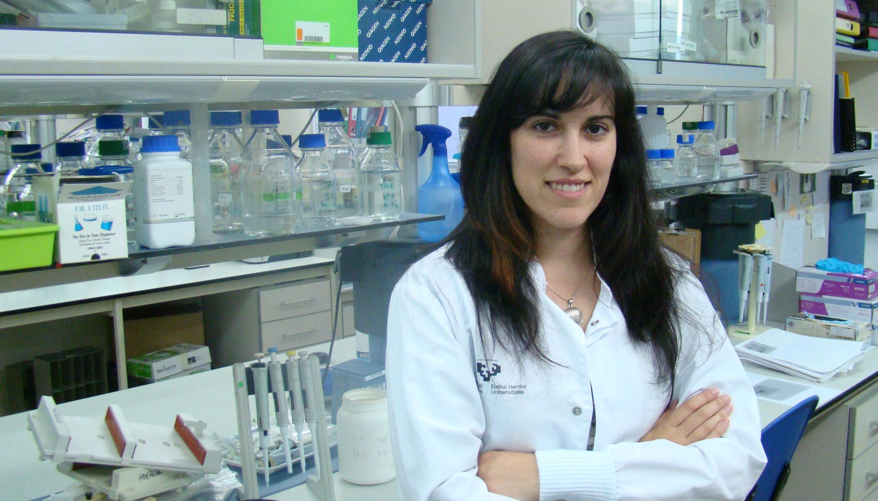 La investigadora Leire Valcrcel en el laboratorio de Gentica del Departamento de Gentica...