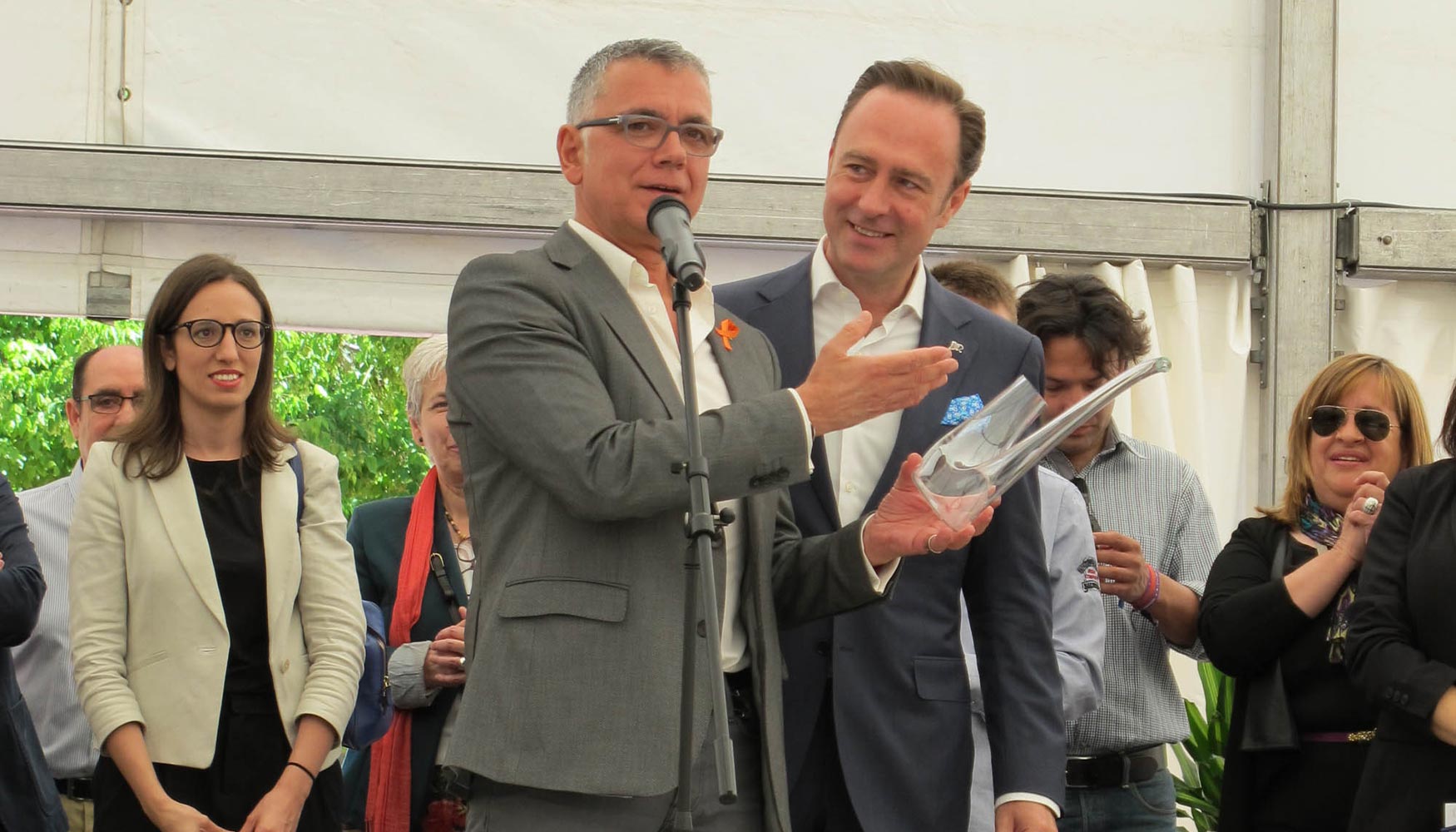 Entrega del premio Vinatero de Honor al periodista Juan Ramn Lucas