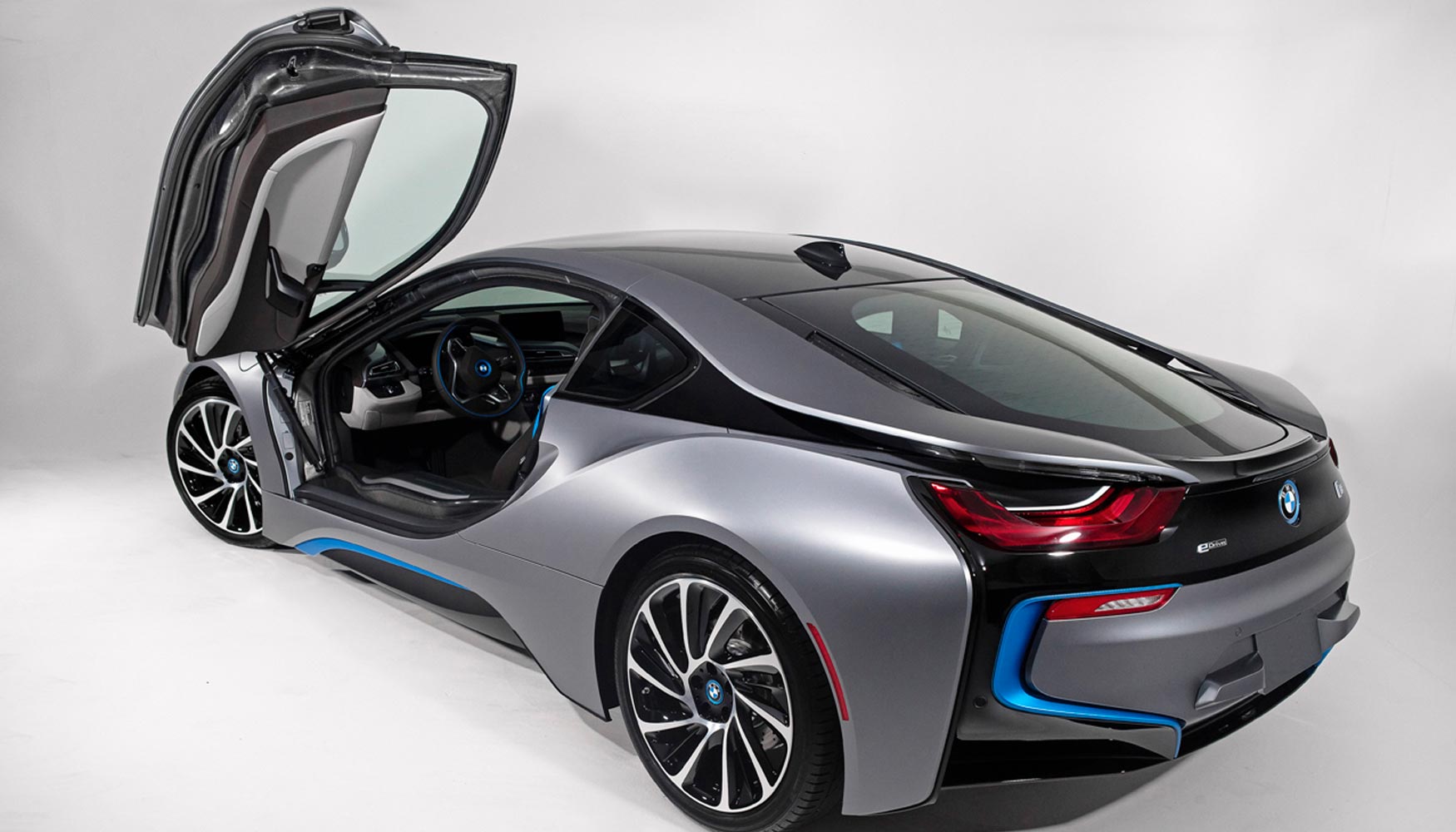 BMW opt por Arpro para los paneles de las puertas del modelo i8