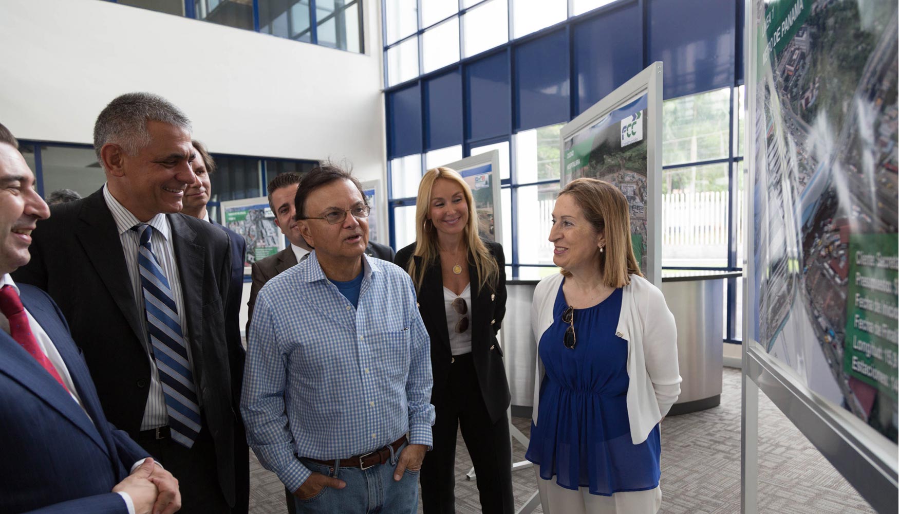 Esther Alcocer Koplowitz y la Ministra de Fomento, Ana Pastor