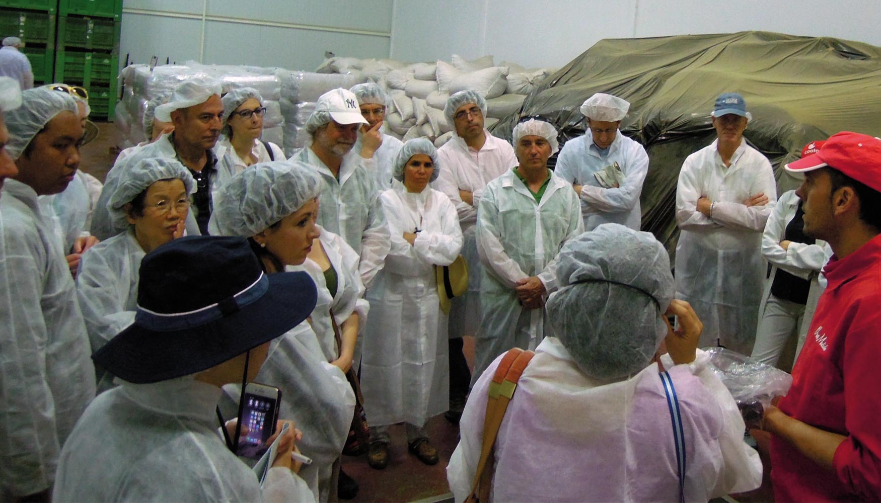 Charla en las instalaciones dedicadas a la molturacin y transformacin de pimentn durante la visita tcnica a Coato-Sociedad Cooperativa de...