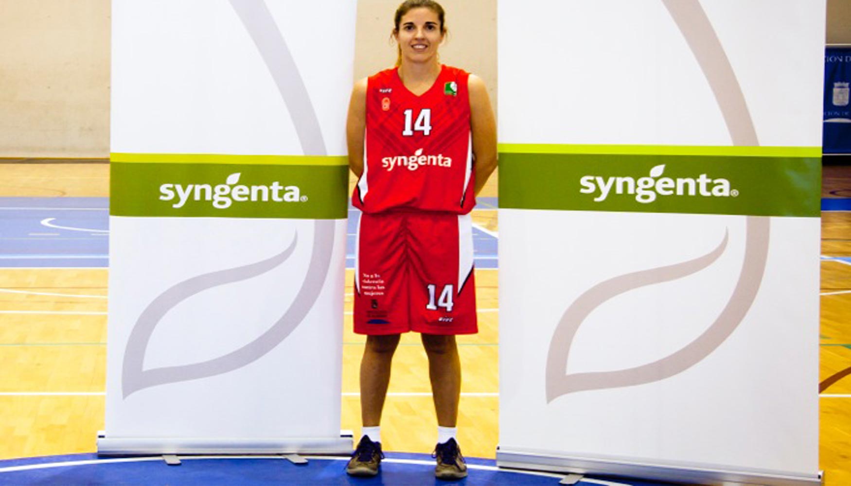 Elena Rueda, capitana del equipo femenino Club Baloncesto Almera