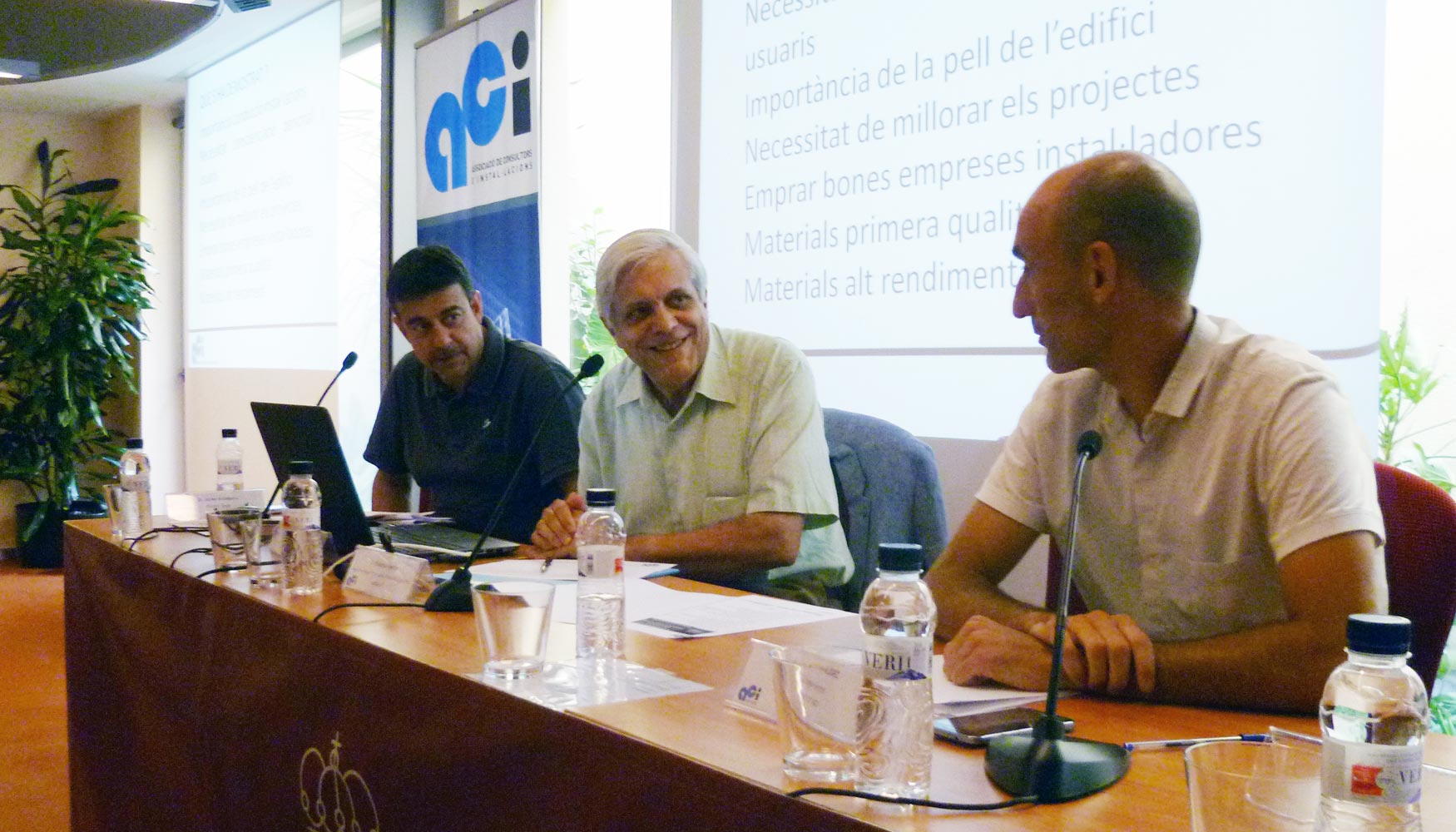 De izquierda a derecha, Josep Maria Tremps, Francisco Garca-Moreno y ngel Snchez, durante su intervencin