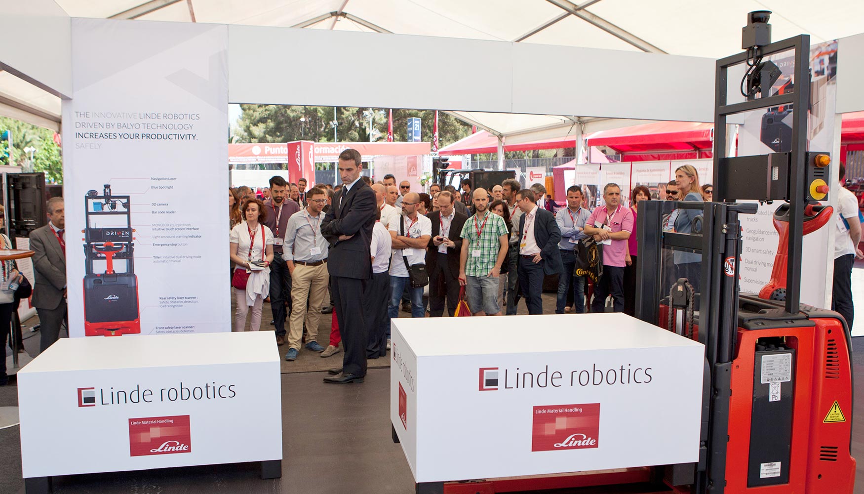 Los asistentes pudieron conocer la nueva gama Linde Robotics con demostraciones en directo