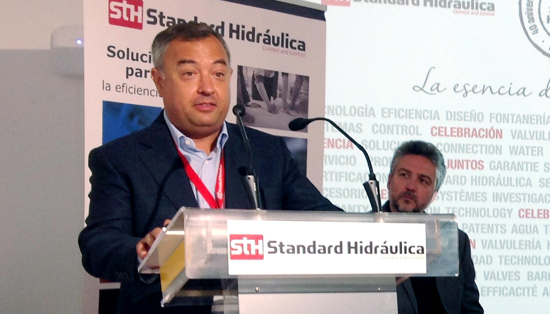 Jaume Llacuna durante su intervencin en el acto de celebracin de los 40 aos de historia de Standard Hidrulica