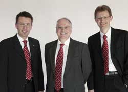 Los responsables de las tres nuevas unidades de negocio. De izda. a dcha.: R. Burzler (Elektra), W. Stcklin (K-Tec) y T. Schwarzer (Maxima)...