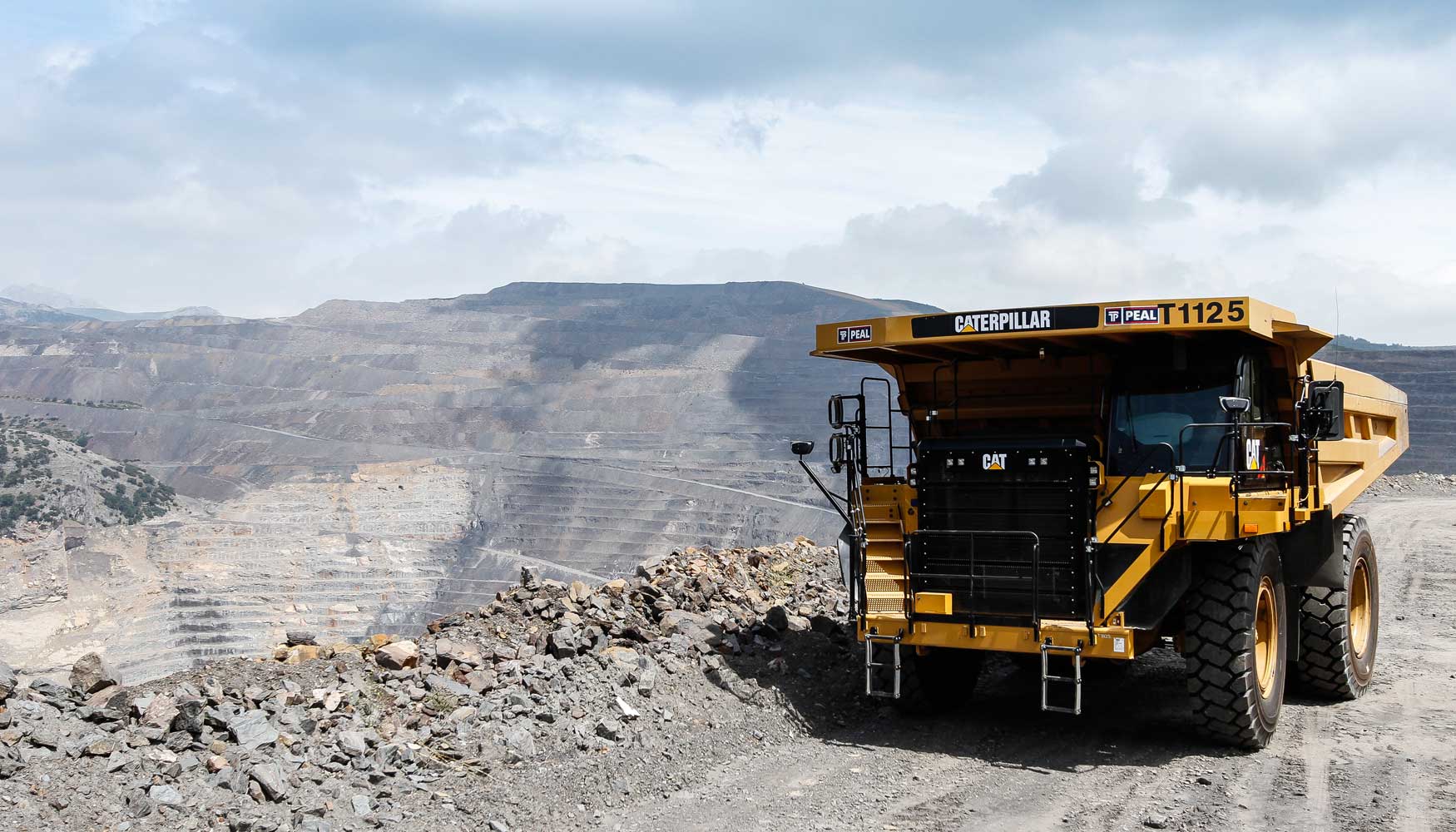 Transporte de material con dumper rgido Caterpillar