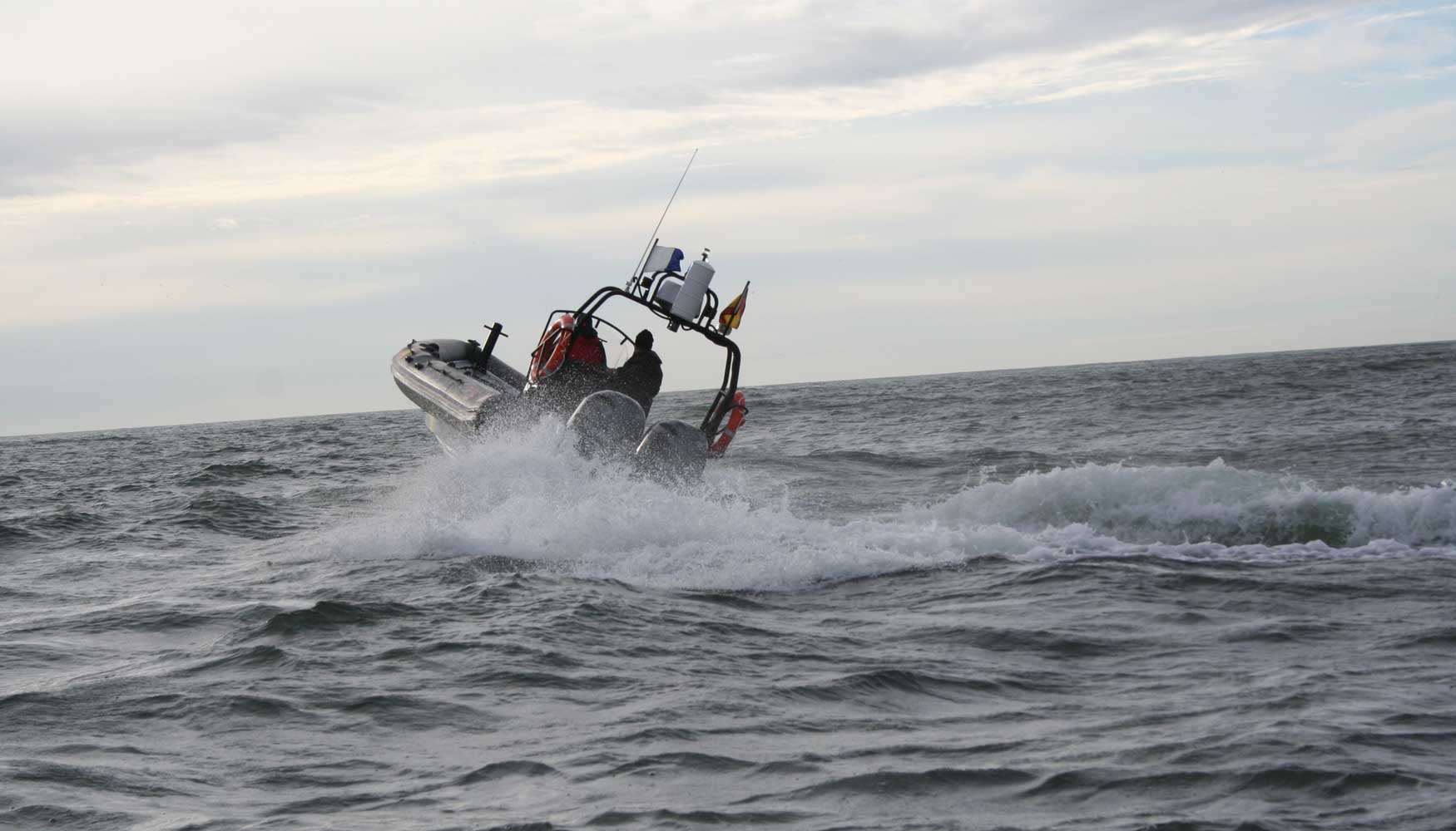 Embarcacin SearibS modelo 860 Patrol