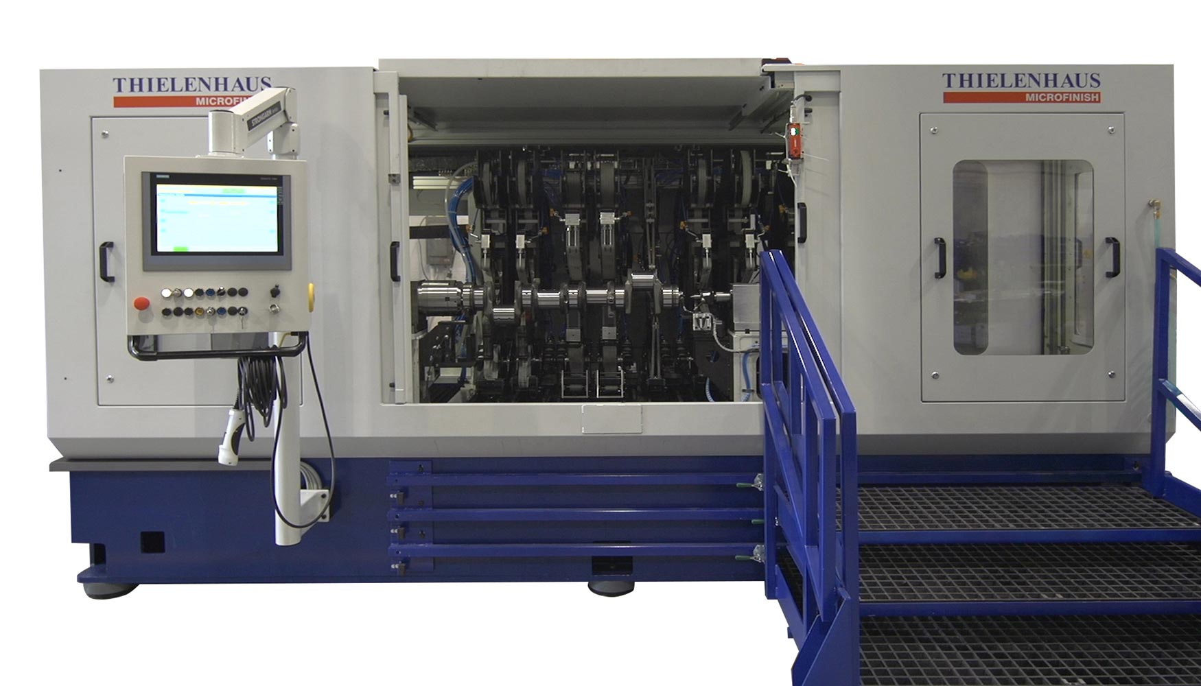 Mquina de acabado de cintas horizontal de Thielenhaus Microfinish para mecanizar cigeales de camiones. Foto: Thielenhaus Technologies GmbH...