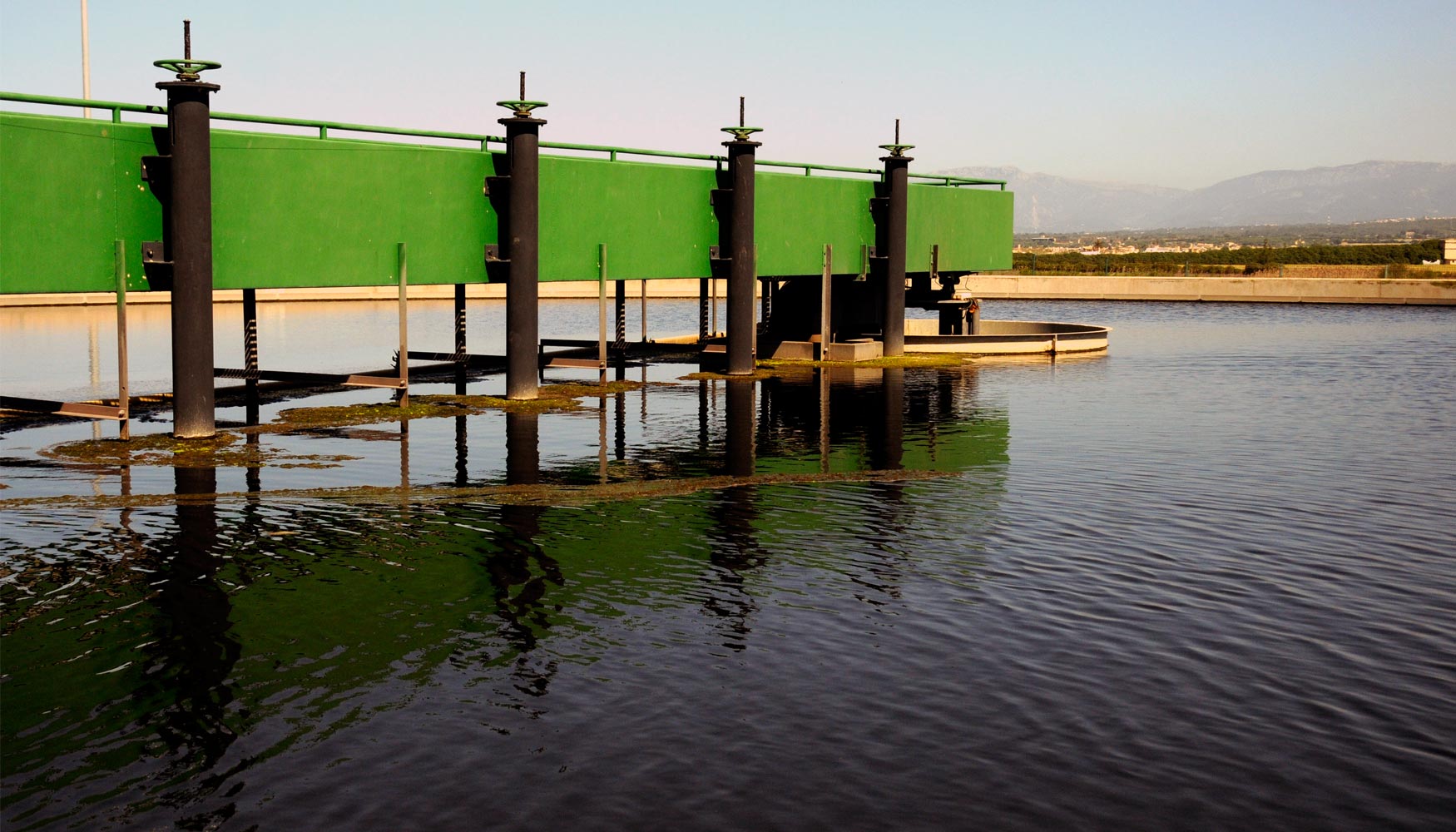 Foto (EMAYA): Imagen de las instalaciones de una de las plantas de ciclo integral del agua de Palma de Mallorca