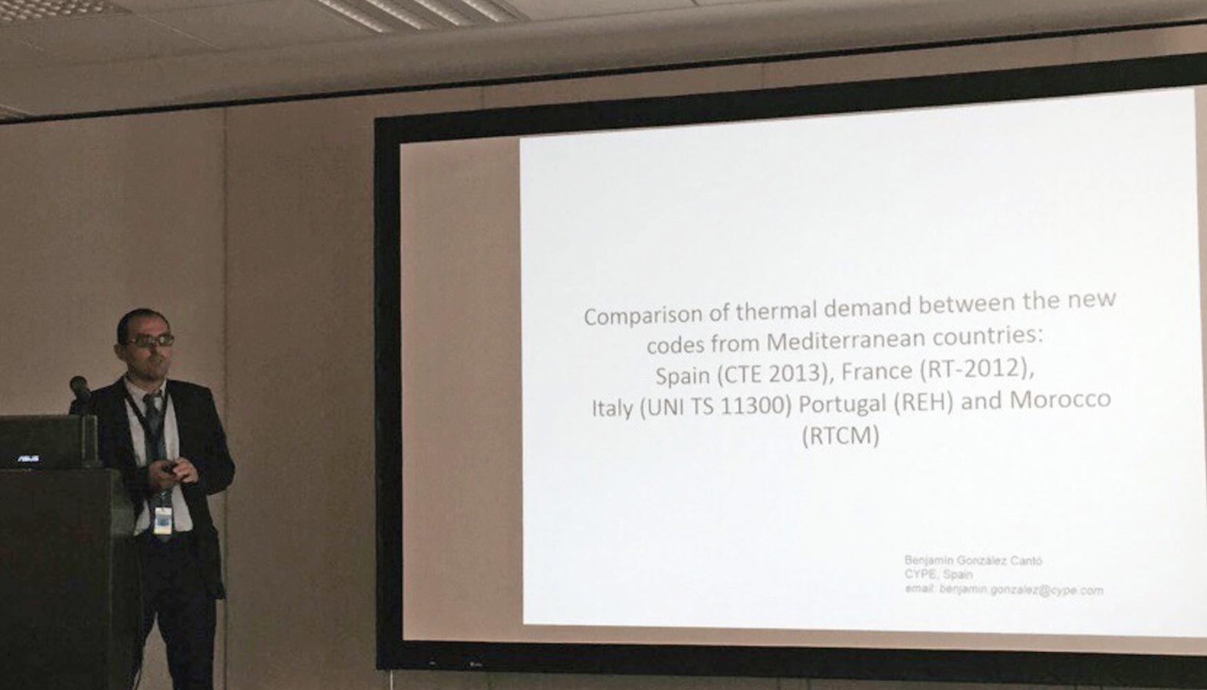 Benjamn Gonzlez al inicio de su presentacin titulada Comparison of Thermal Demand between the New Codes from Mediterranean Countries...