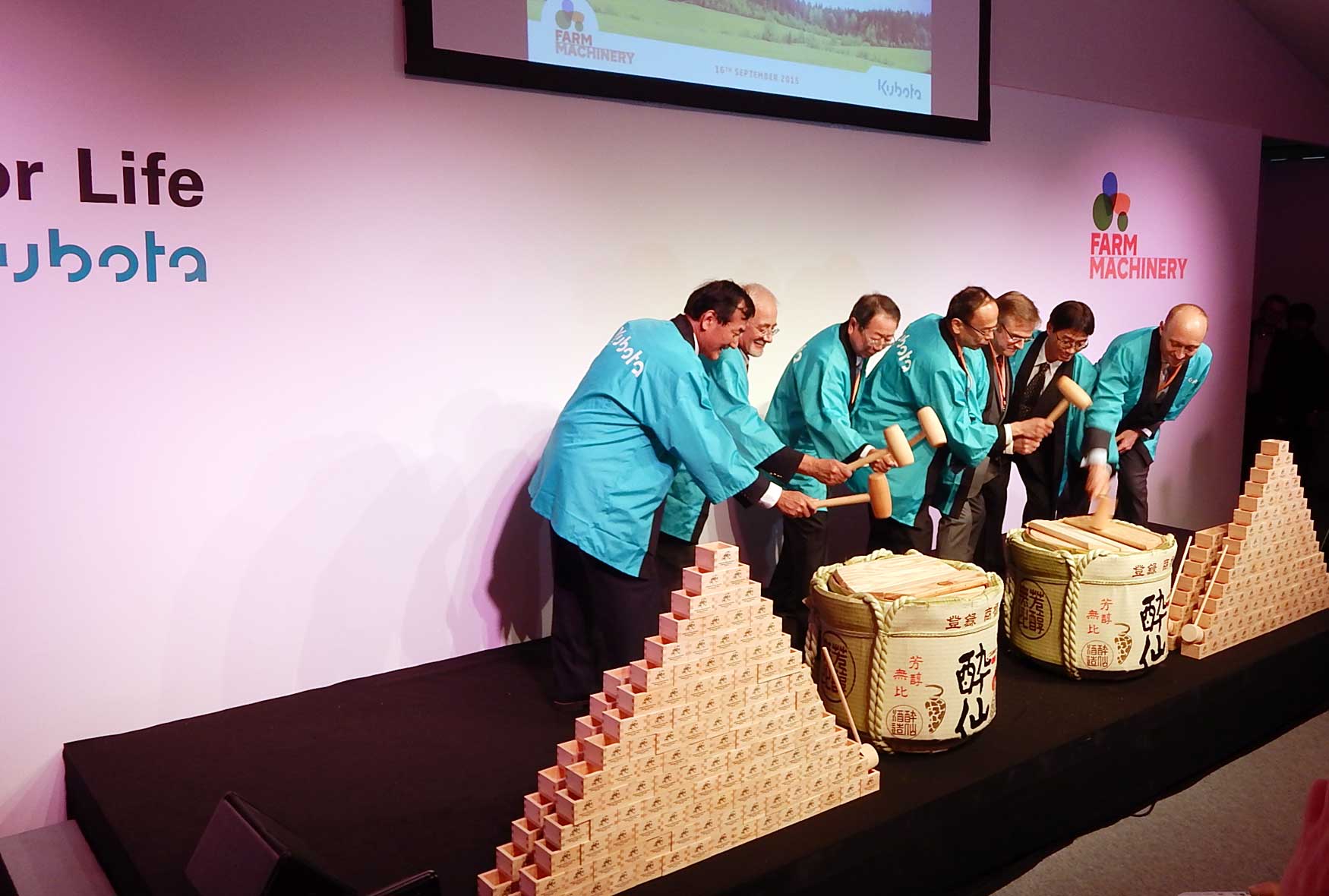 La ceremonia del Sake es otro de los rituales que no puede faltar en una ceremonia de inauguracin con marcado carcter nipn...