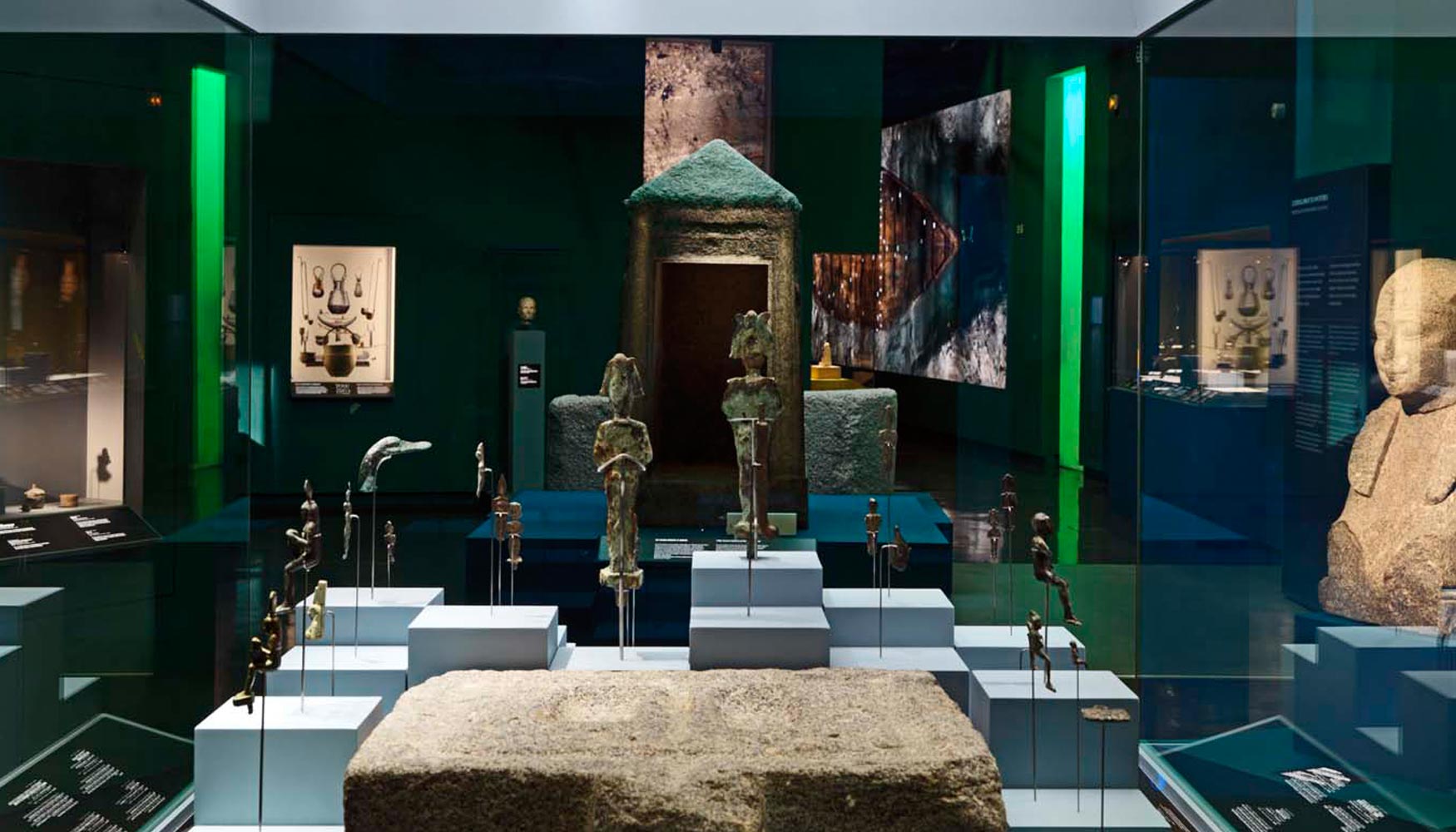 Detalle de la exposicin del Museo egipcio de Pars