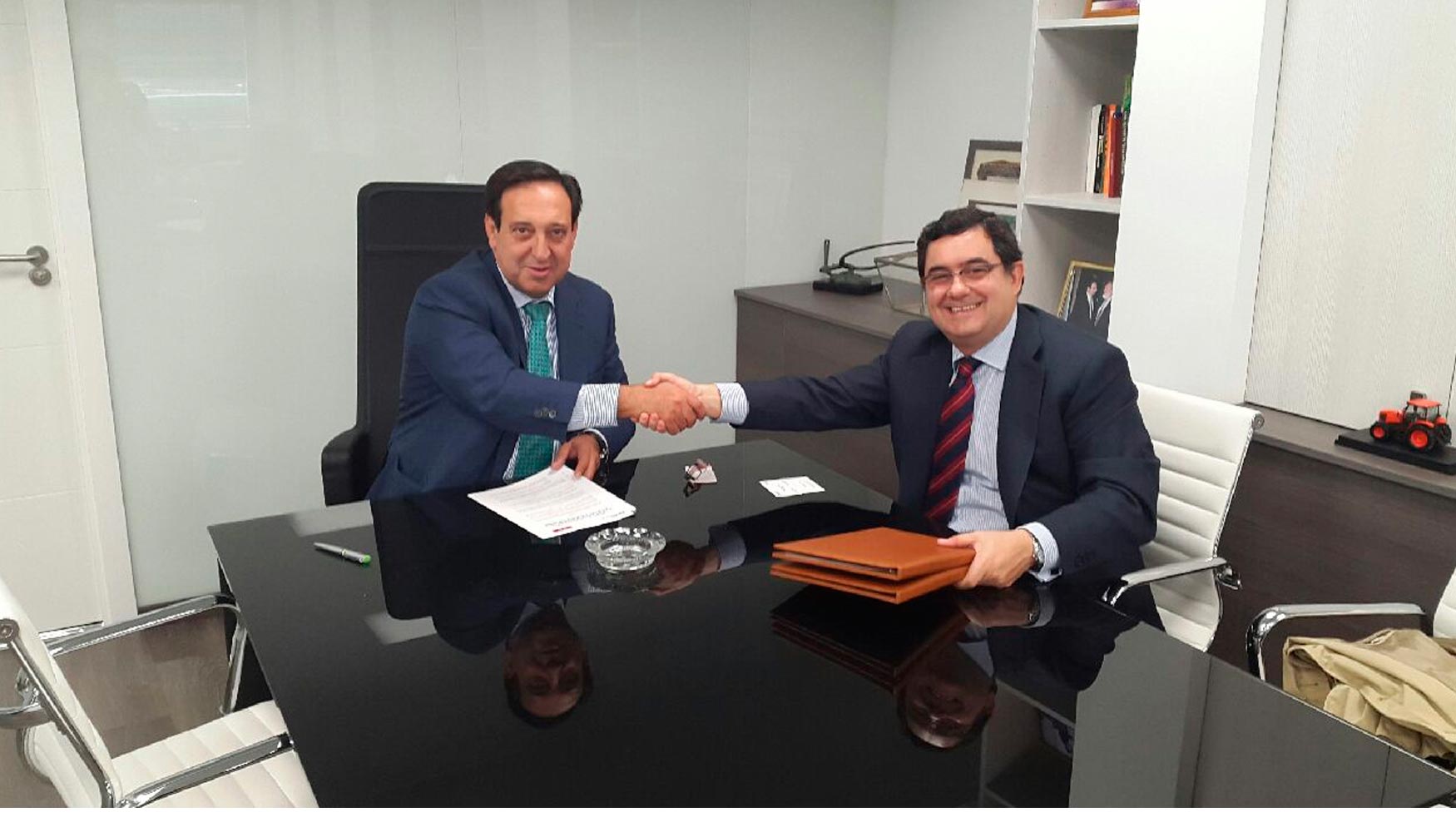 Enrique Corral, director general de la Fundacin Laboral de la Construccin y Pedro Barato, presidente de la Ceat
