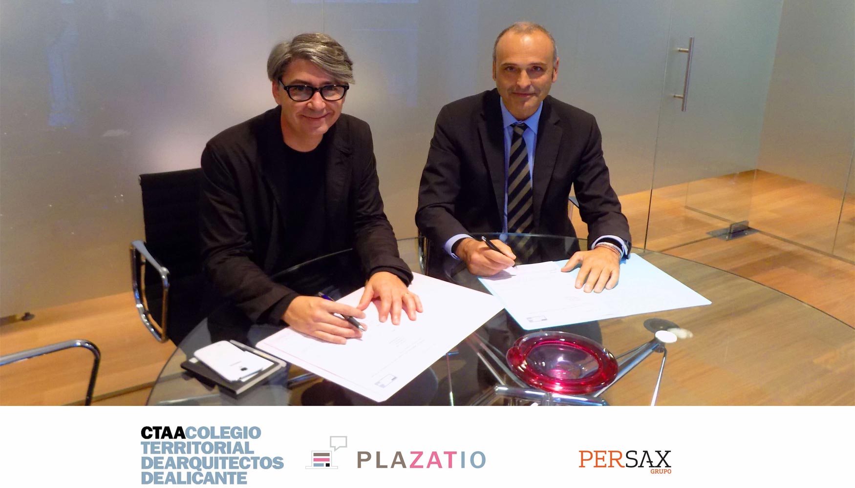 Firma del convenio entre el Colegio de Arquitectos de Alicante y Persax Grupo