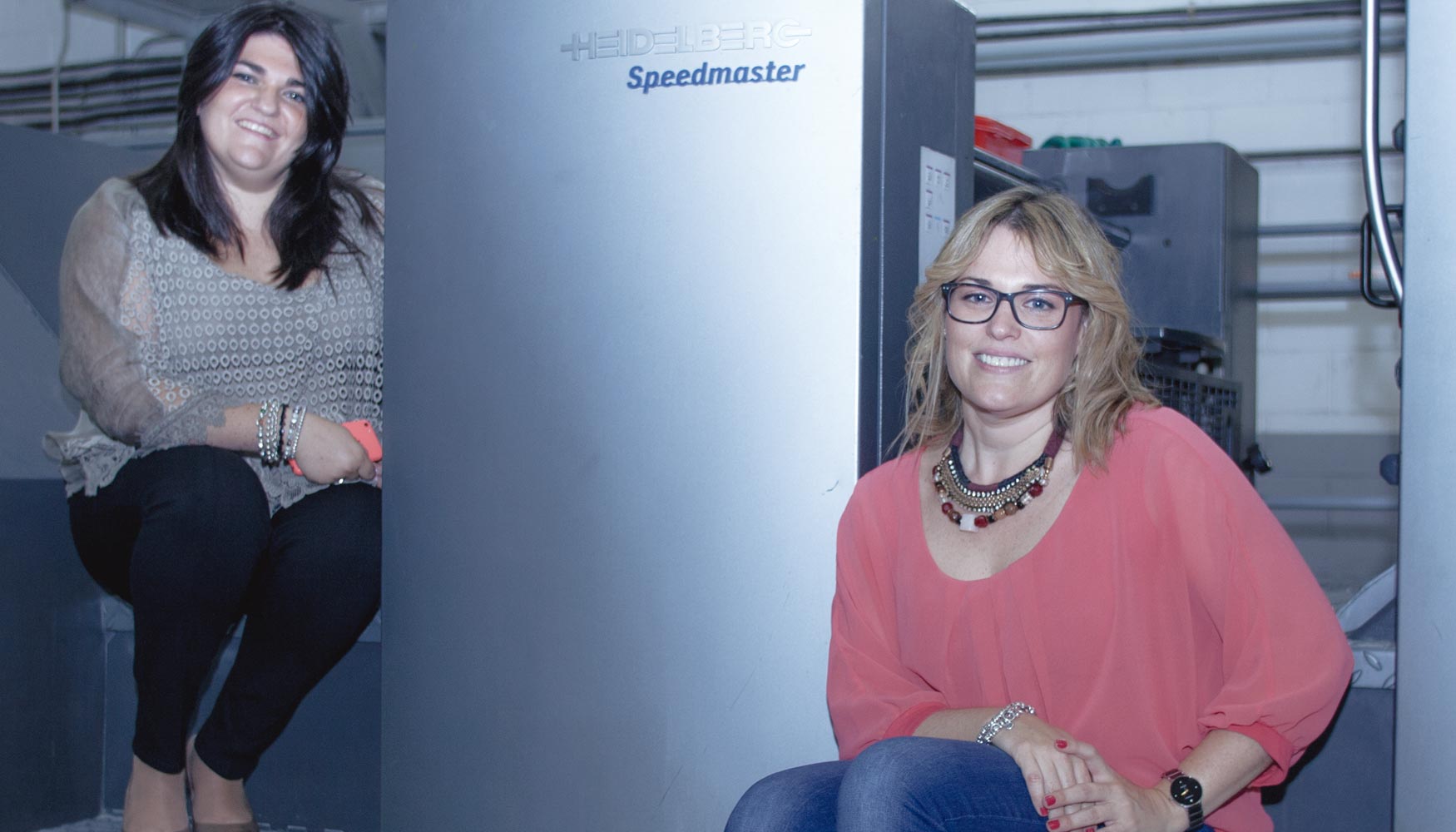 Patricia, a la izquierda, y Cristina Garca-Manso, gerentes de DIN Impresores, y responsables, respectivamente...