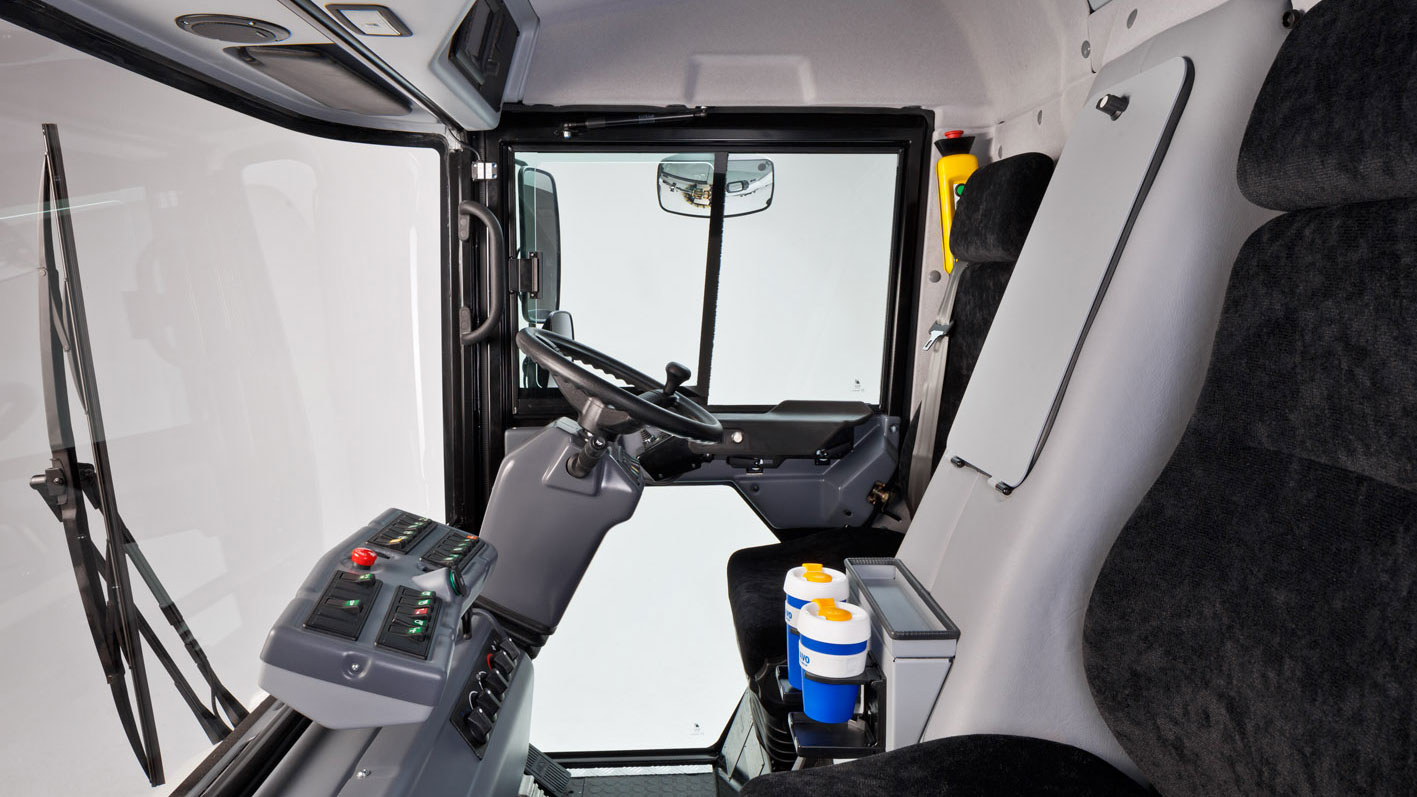 Nueva cabina ergonmica de las barredoras RAVO 5 i-Series EU6