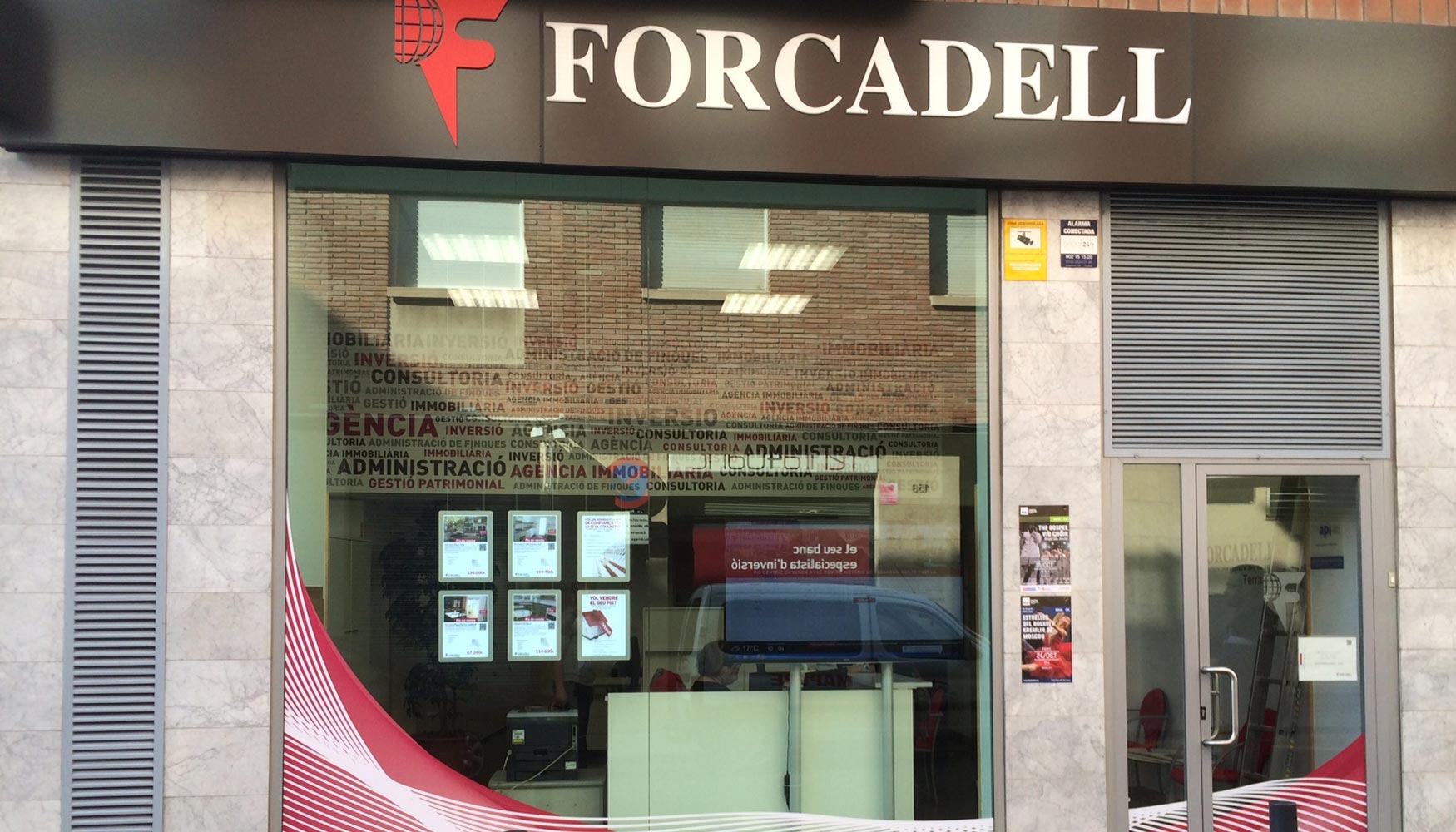 Fachada de la nueva oficina de Forcadell en Terrassa (Barcelona)