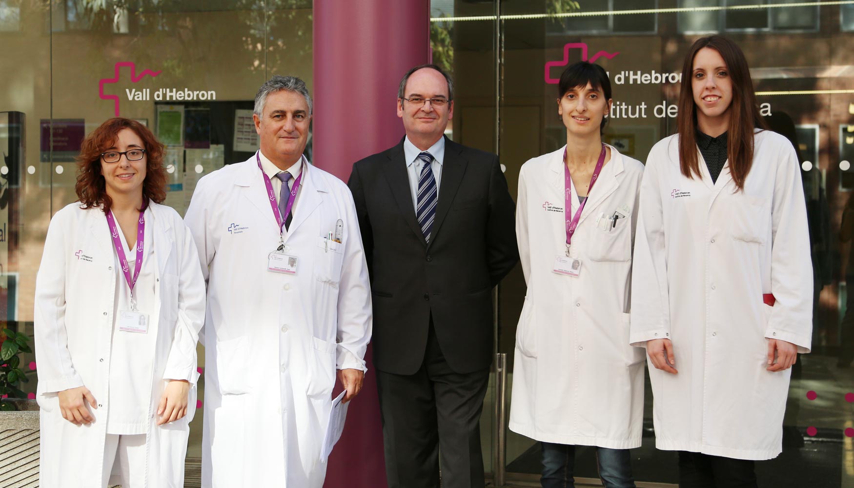 De izquierda a derecha, Gisela Gili, Dr. Josep Gmez, Dr. Raul Insa, Maria Salvad y Alba Montoliu
