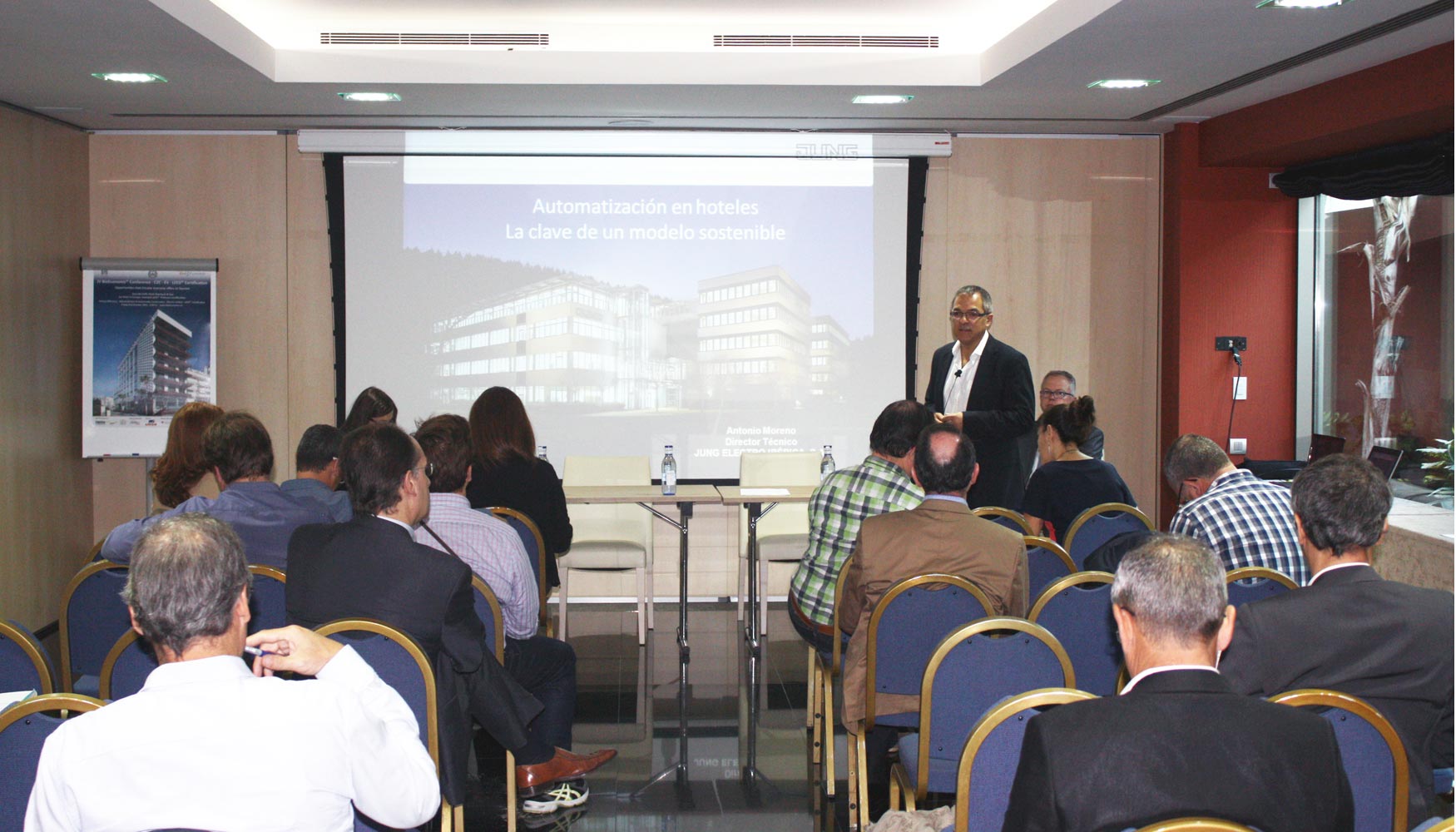 Antonio Moreno, director t�cnico de la empresa Jung