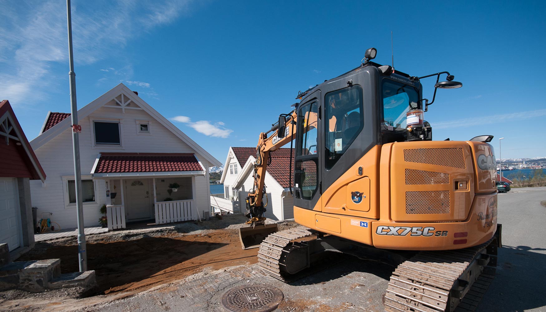 Una excavadora CX75C SR durante las operaciones de construccin en la ciudad de Troms
