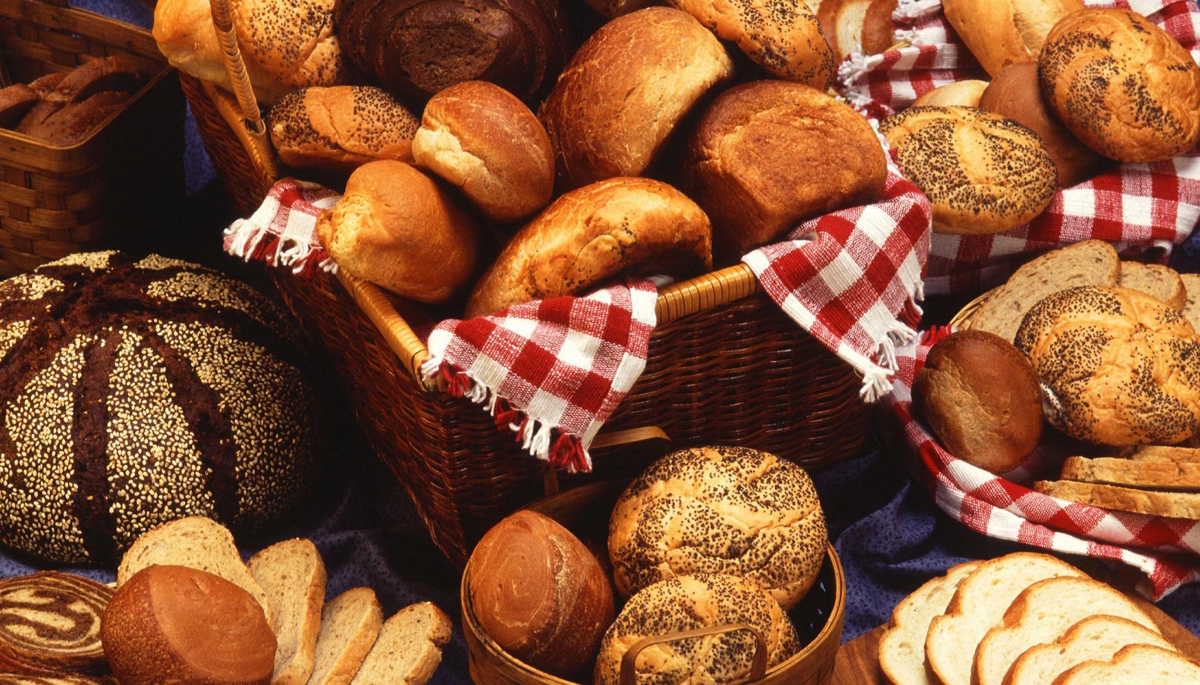 El pan tradicional sigue siendo el ms vendido, aunque el pan de centeno o de semillas ocupa un lugar importante en el mercado...