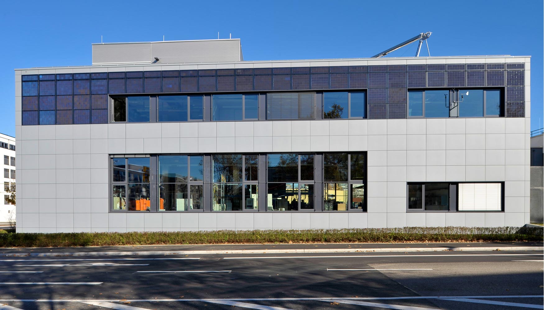 Instituto Fraunhofer en Alemania, con la fachada de mdulos de vidrio de Bystronic