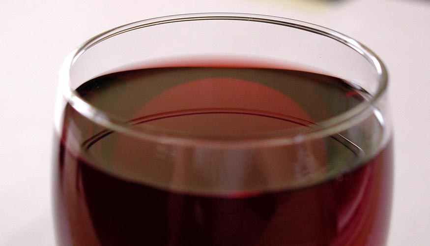 En trminos de valor, el 43% del total de vino vendido en el Reino Unido es tinto