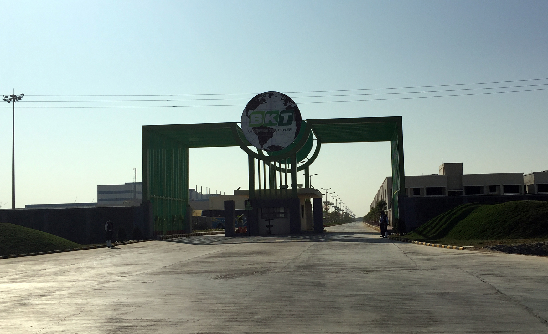 Portn de entrada de la nueva planta en Bhuj