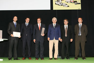 Pasqual Maragall (cuarto por la izquierda) presidi el acto de entrega del galardn
