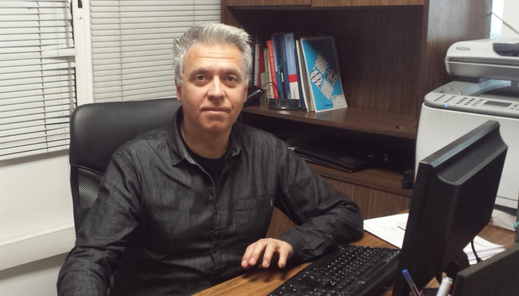 Talleres Carrique, con Miguel �ngel al frente, cuenta hoy en d�a con 23 empleados que trabajan en la planta que la empresa tiene, de 3...